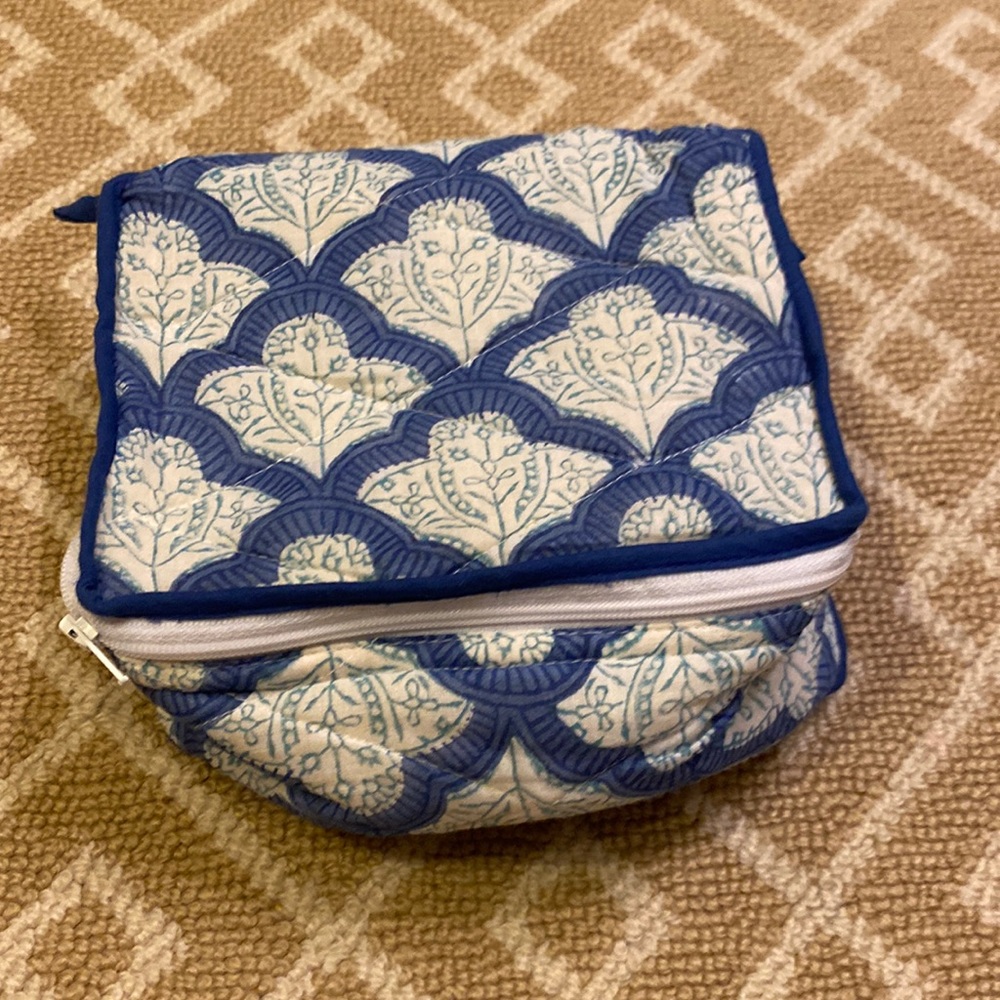 NWOT Roller Rabbit Blue Jemina Cotton Jewelry Case
